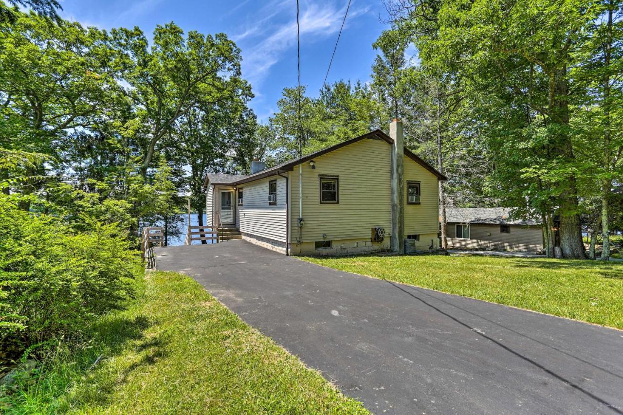 Rock Hill Home With Fire Pit On Wanaksink Lake! Exterior photo